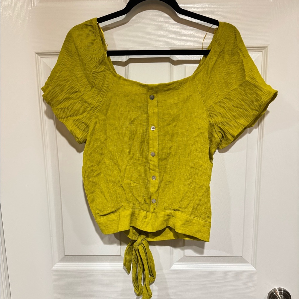 Women’s off-the-shoulder top